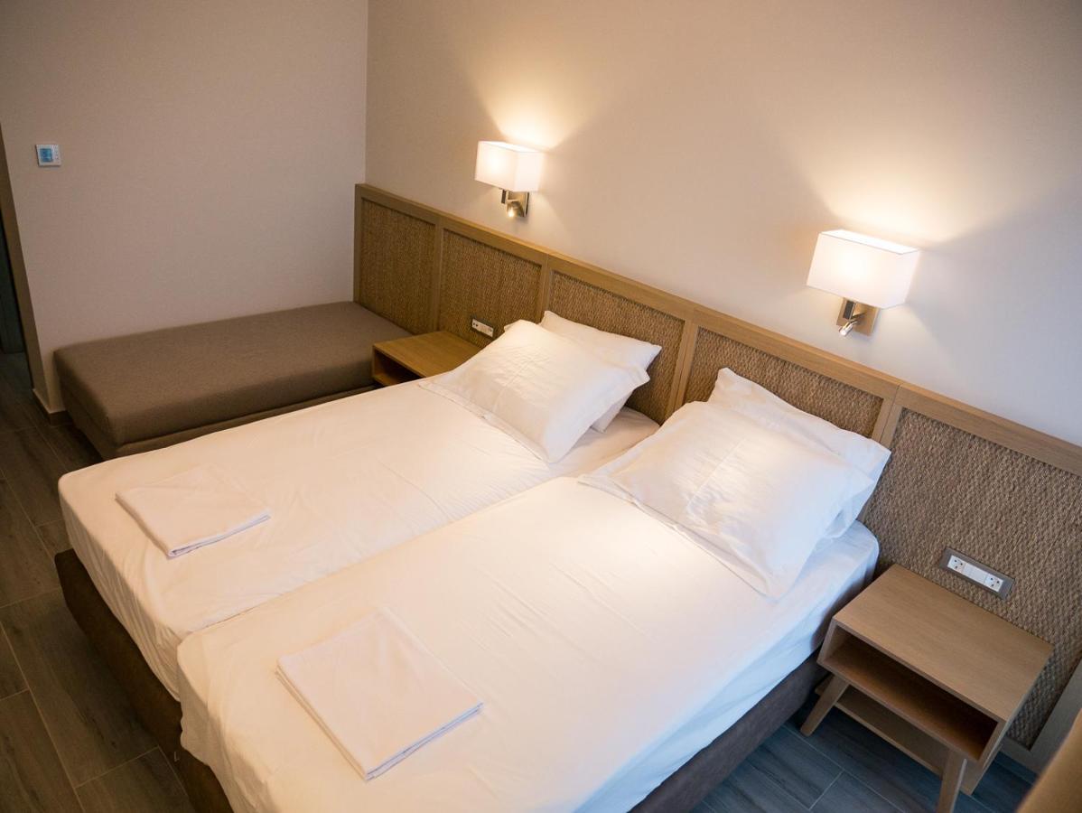 Elegant Beach Hotel Kyparissia Exterior foto
